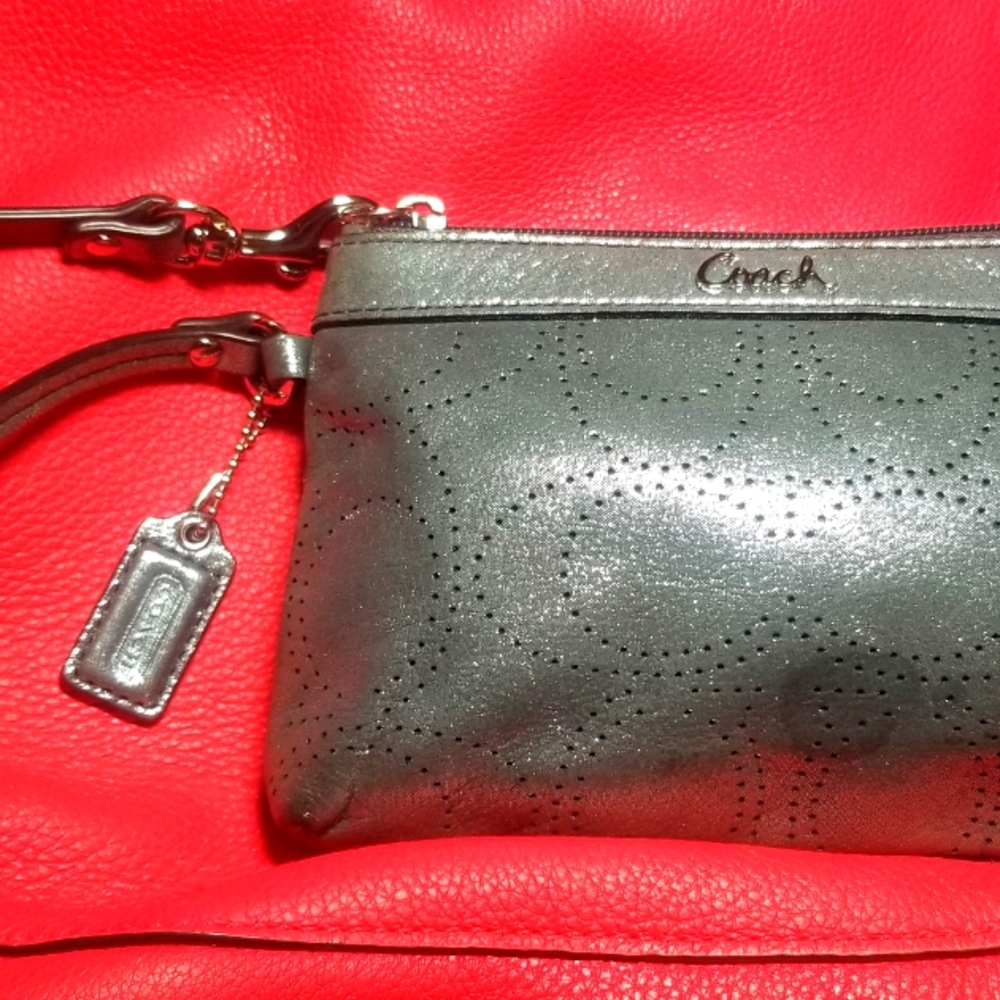 COACH GUNMETAL WRISTLET